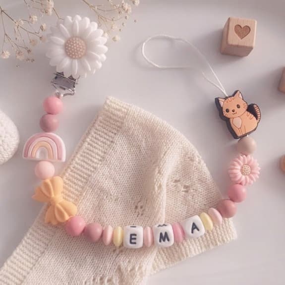 Floricia – lănțișor de suzetă personalizat cu nume